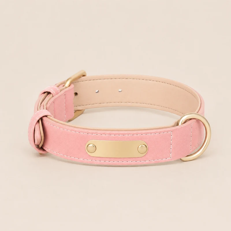 collier en cuir rose clair, doublure crème