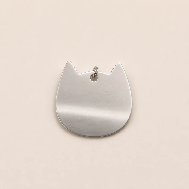 médaille tête de chat, finition acier